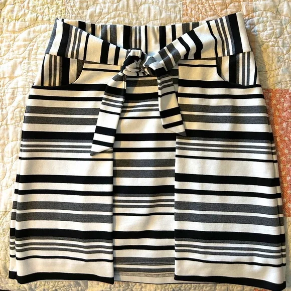 Women's cabi Grandstand Ponte Knit Black White Stripe Faux Wrap Pencil Skirt - Picture 7 of 16